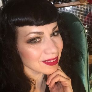 Meet your Posher, Zina